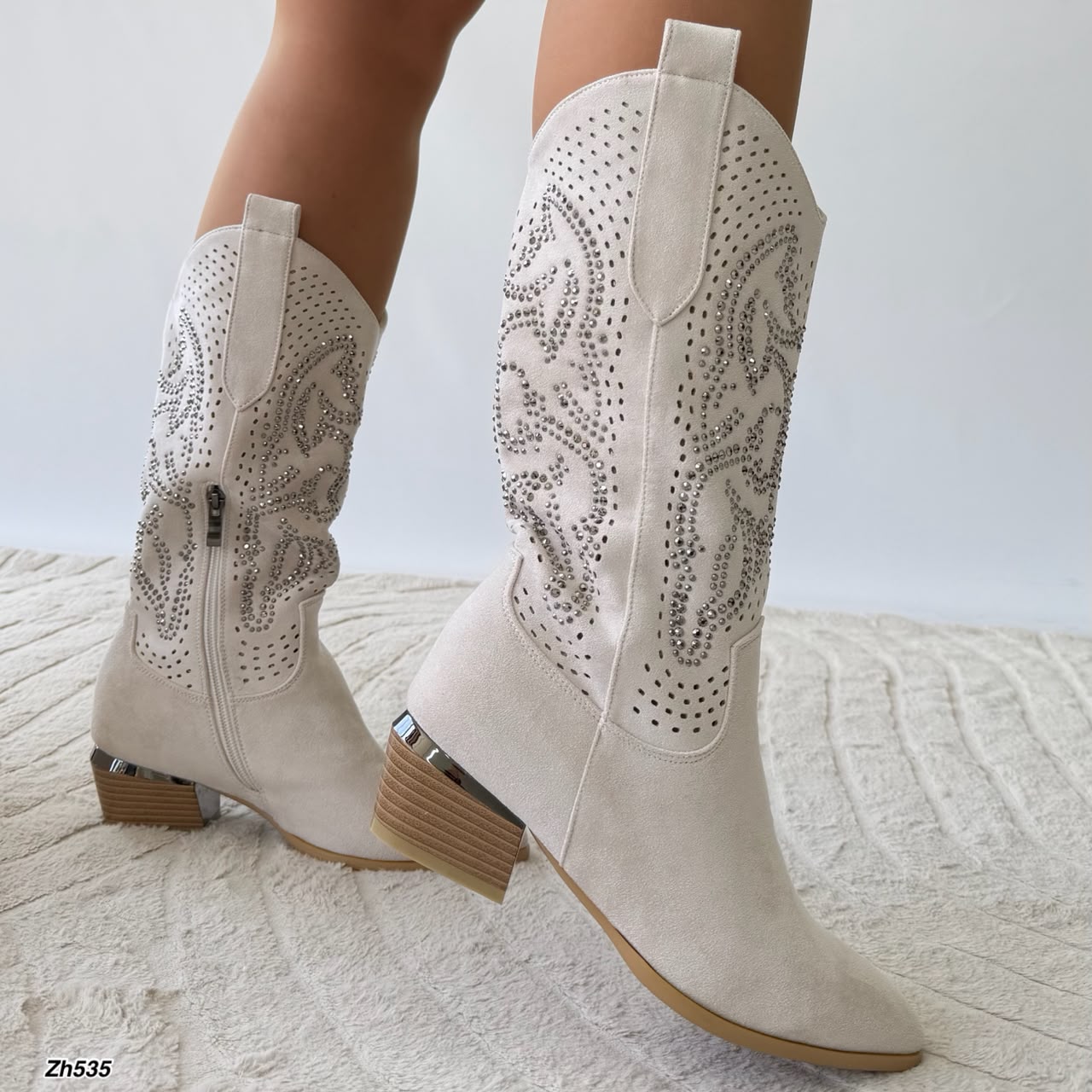 Bota texana beige apliques plateado tacon 5cm HX3361-C1784